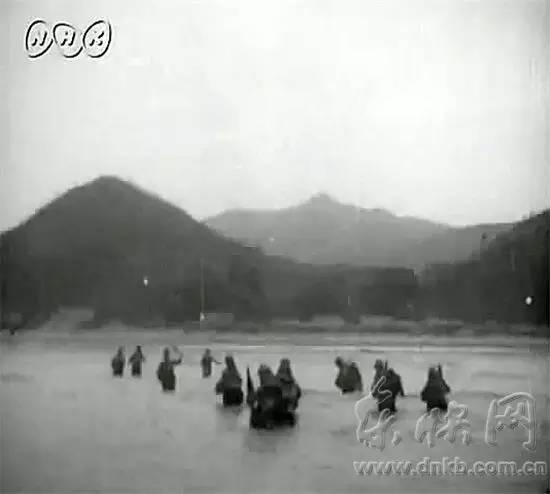 日军从长乐登陆后武装泅渡马尾(视频截图)