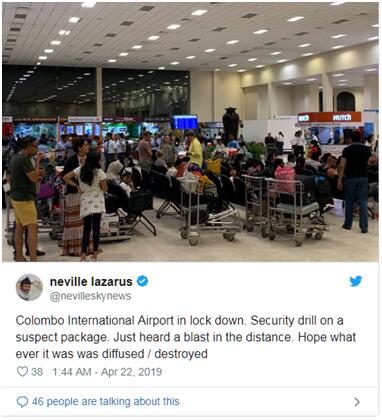 机场有旅客表示当时机场关闭，现场有听到爆炸声。