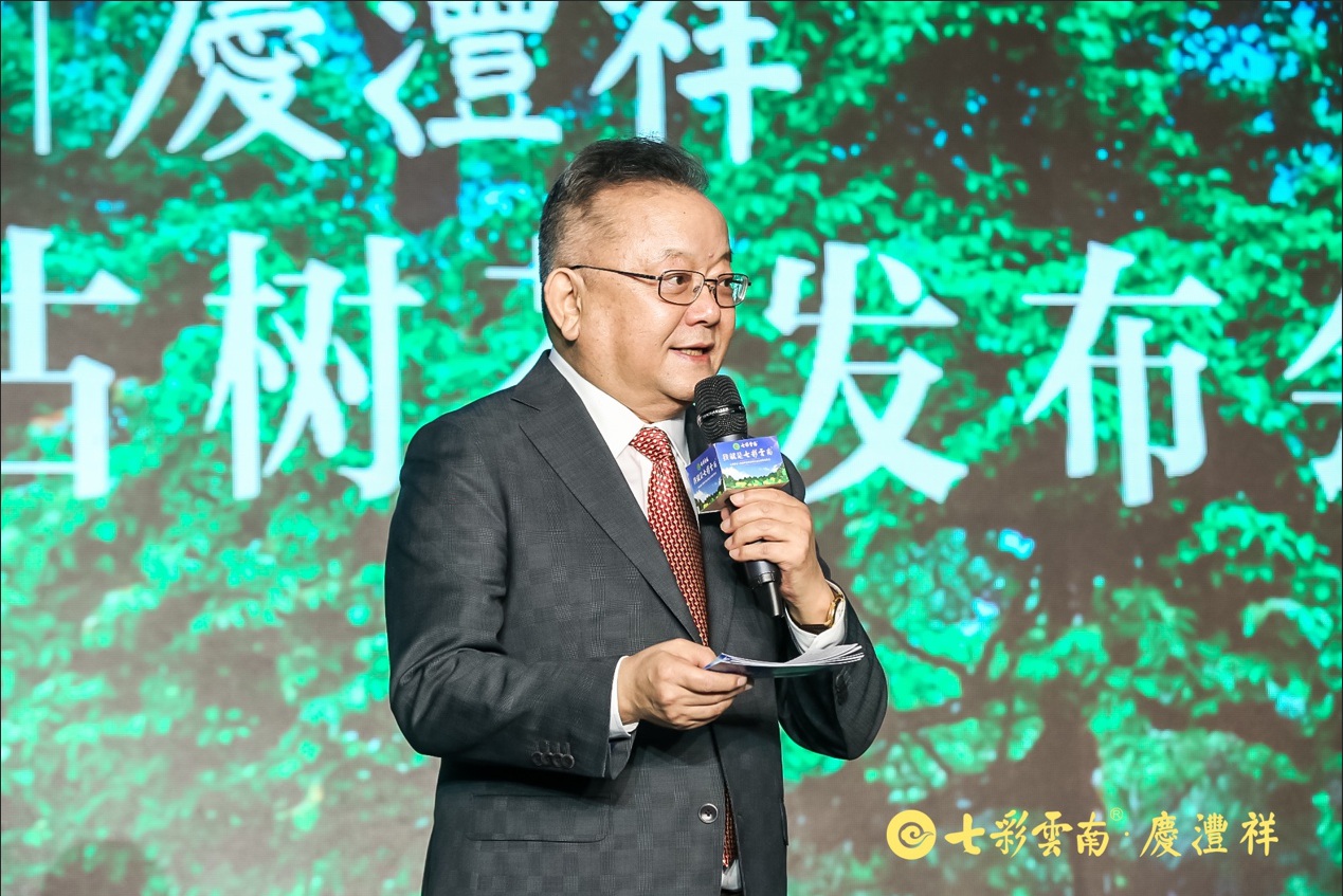 主持人王刚