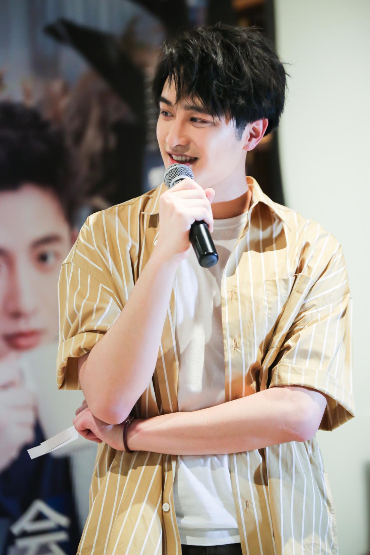 蔡知辰亮相晨阳握手会北京站精彩表现燃动全场粉丝