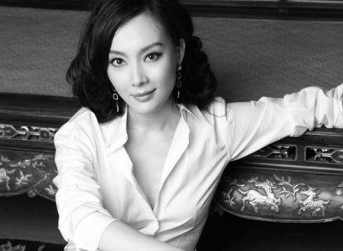 出道17年零绯闻结婚8年无子41岁美如花网友可惜基因