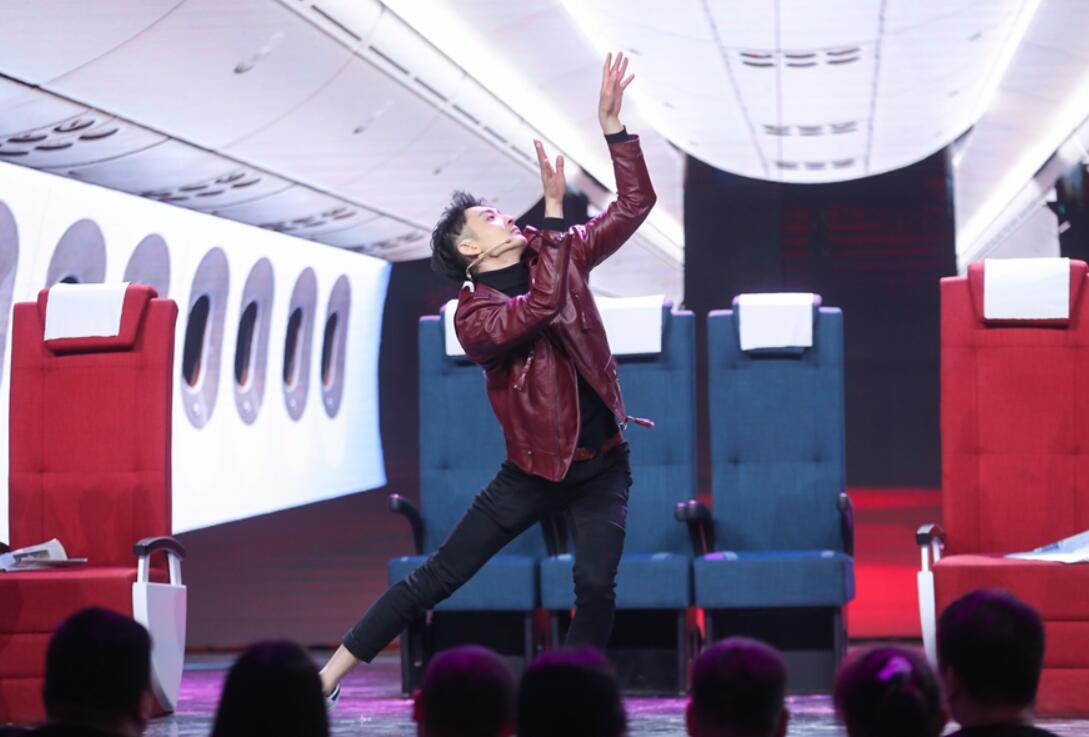 "泰有福"《寻找喜剧人》回归 朱天福演绎猎头奇遇