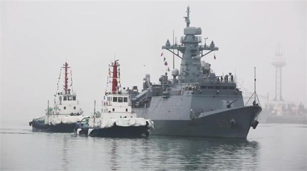 4月21日,韩国海军“京畿”号抵达青岛港码头。朱西迪摄