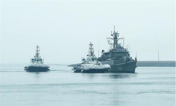 4月21日,泰国“邦巴功”号靠泊青岛港。袁波摄