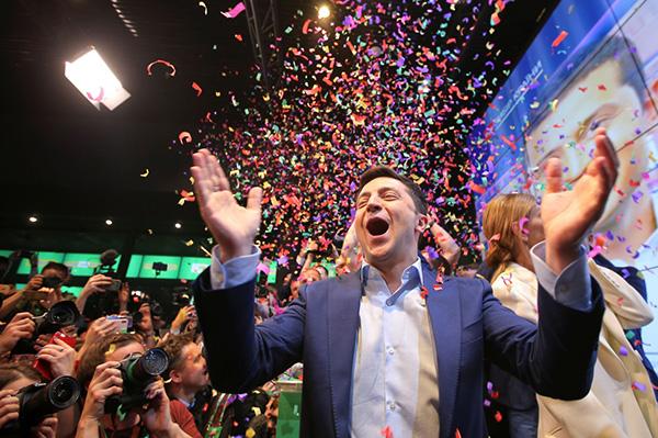 在完成对99%的选票统计后，人民公仆党候选人泽连斯基得票率为73.21%。东方IC 图
