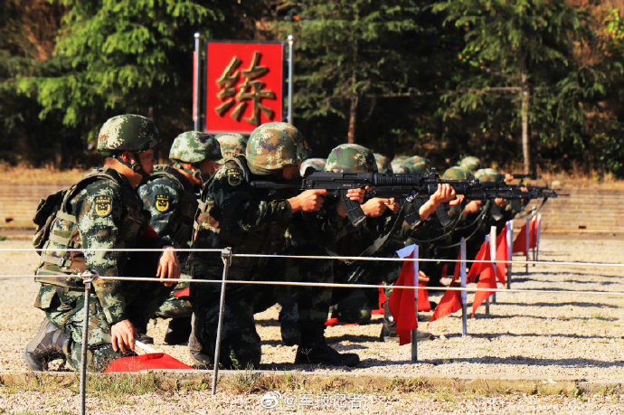 03式自动步枪射击要领图片