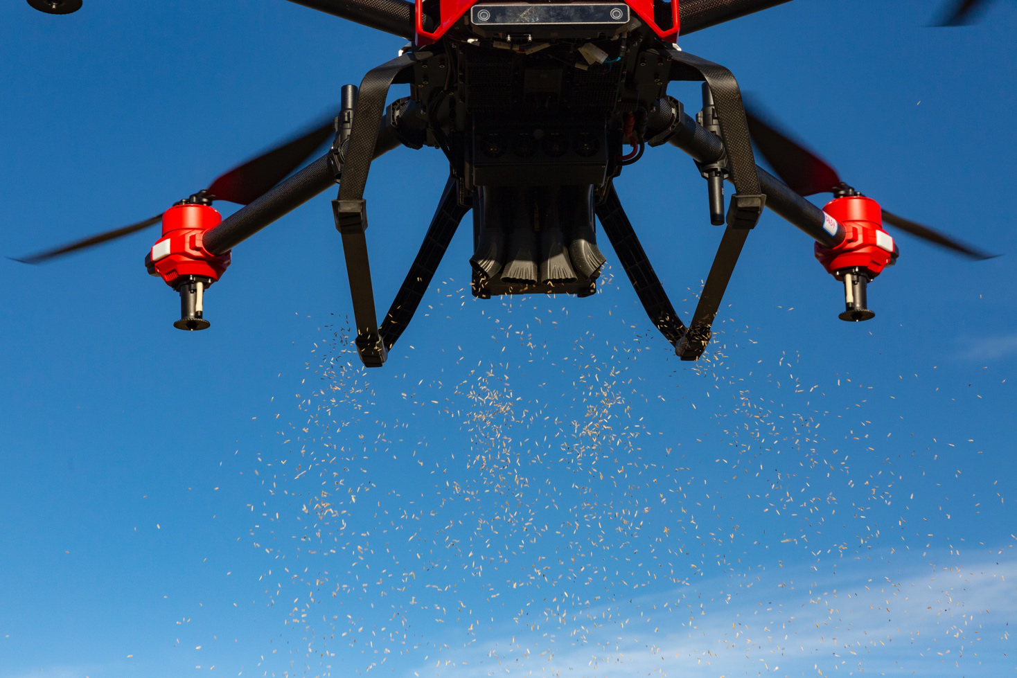 极飞发布智能播撒系统 利用ai处方图精准作业