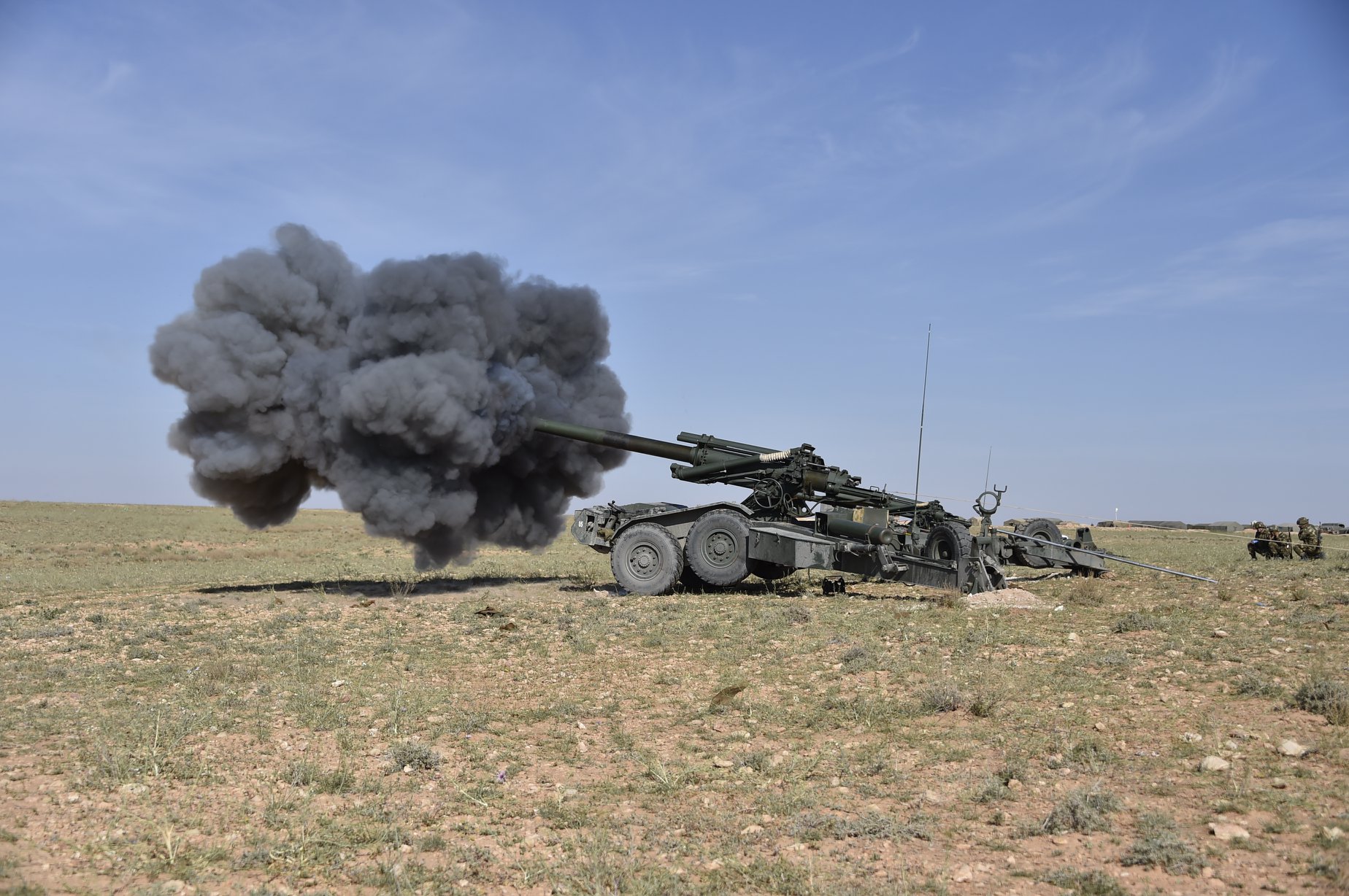 日前,阿尔及利亚再次举行大规模的军事演习,训练阿尔及利亚国民军的