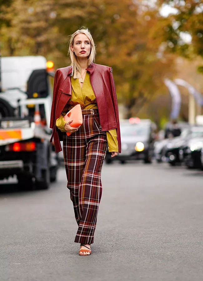 拥有这条复古喇叭裤你也能做超模