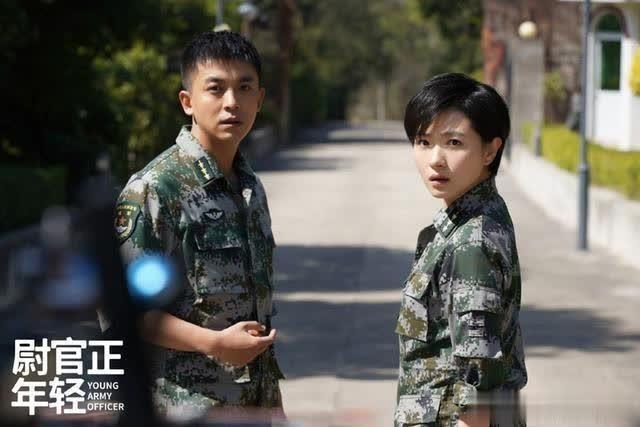 而且现在还有很多小鲜肉也加入了,军事题材电视剧,军人形象,也越来越阴柔