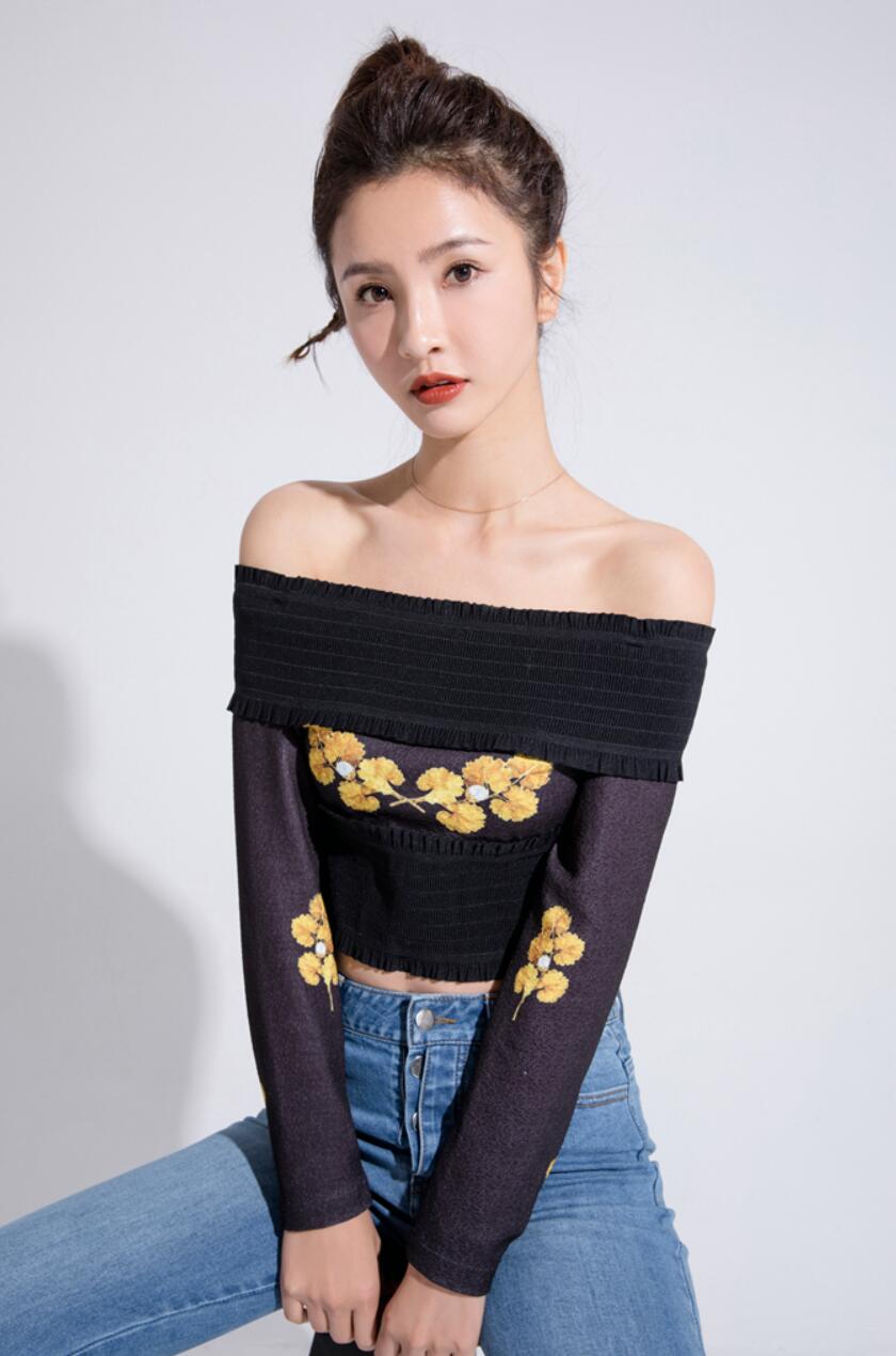 焦娜新写真曝光简约大气突显女神气质