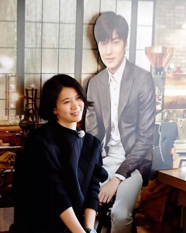 近日，韩国艺人李敏镐退伍归来和靓靓袁咏仪期待李敏镐新作一起上了热搜。