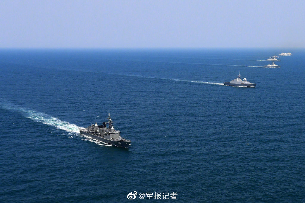 印度尼西亚和老挝也派出观察员观摩演习.