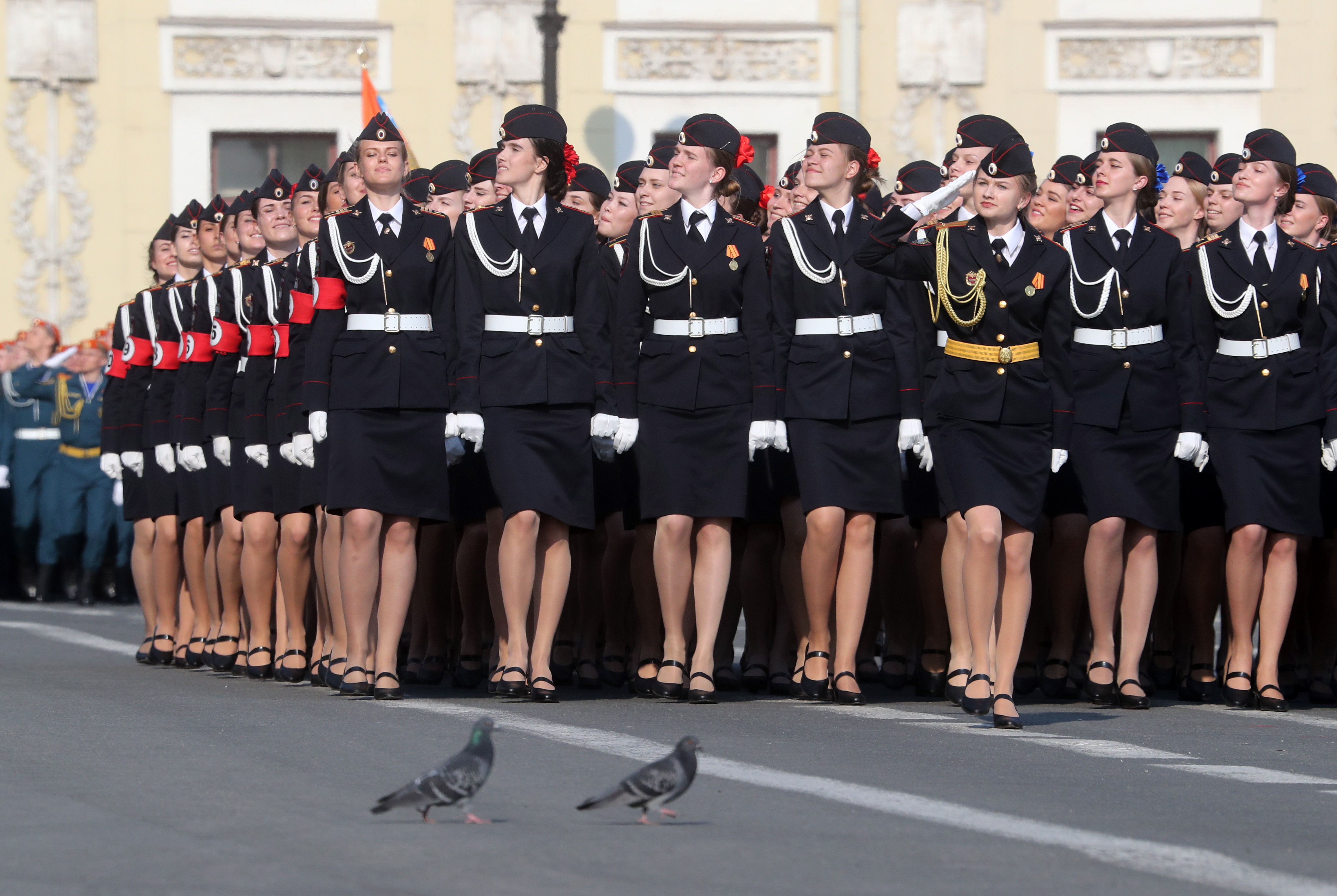 俄罗斯女阅兵太美了图片