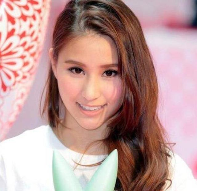 怎么被发现的呢??“出卖”他们的是何超莲的这顶帽子。