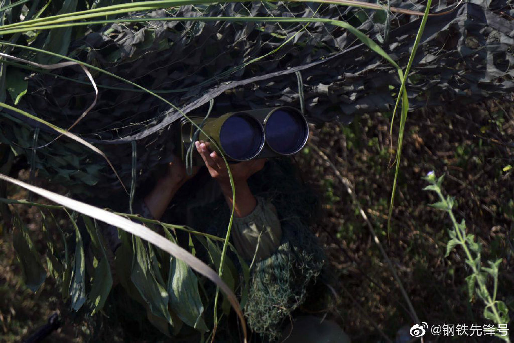 来!你要的吉利服,侦察兵都在这