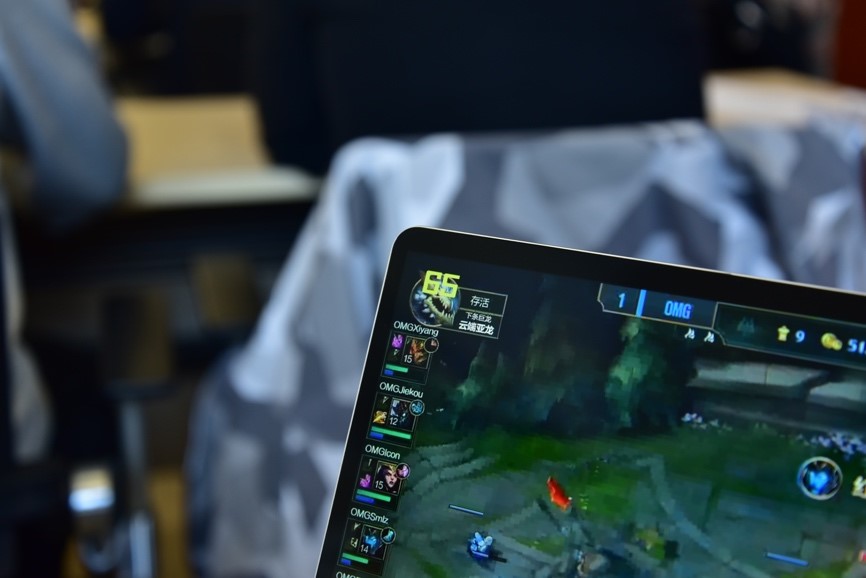 酷睿i3版华为matebook 13评测性能均衡亮点颇多