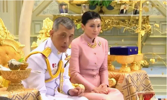 哇集拉隆功国王和苏蒂达王后 图片来源：AFP