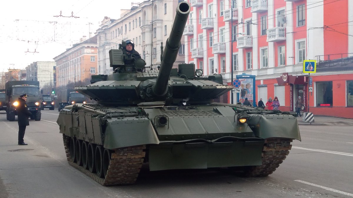 8 俄罗斯海军陆战队t80坦克参加胜利日彩排