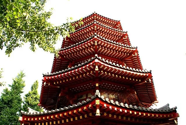 日本佛寺，五层塔