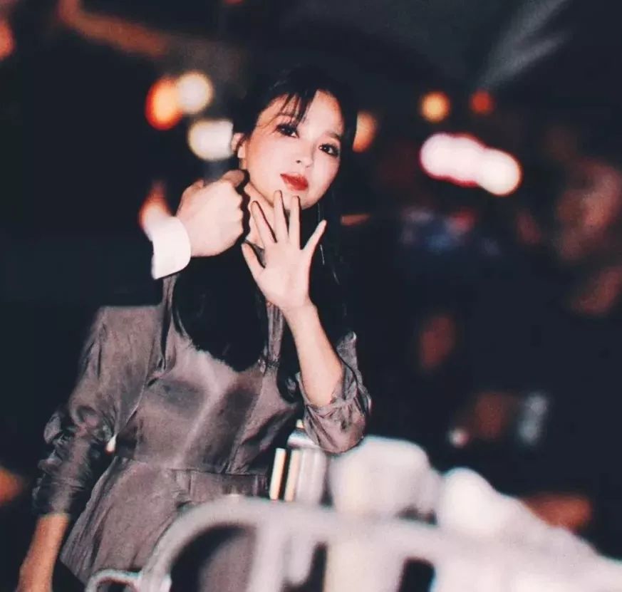 还有站在路边等待的时候，远远望过去，是仙女没错了！