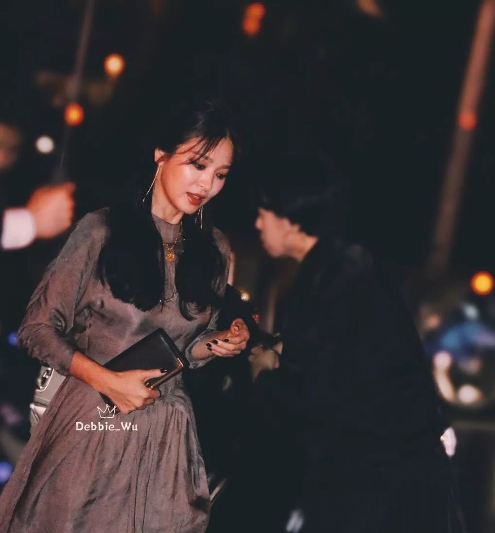 快和乔妹一起用小烟熏妆打破妆容的无聊感吧～