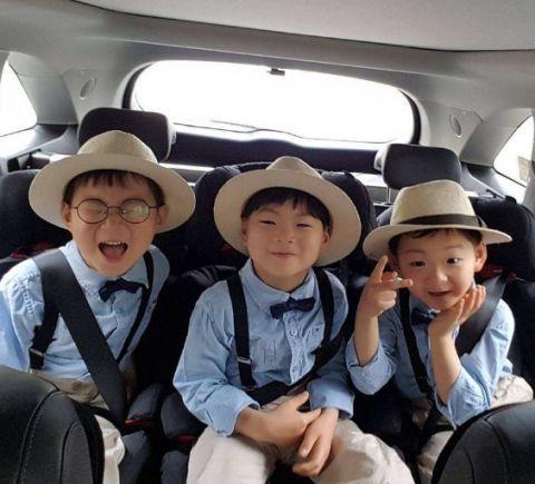 大韩民国万岁三胞胎图片