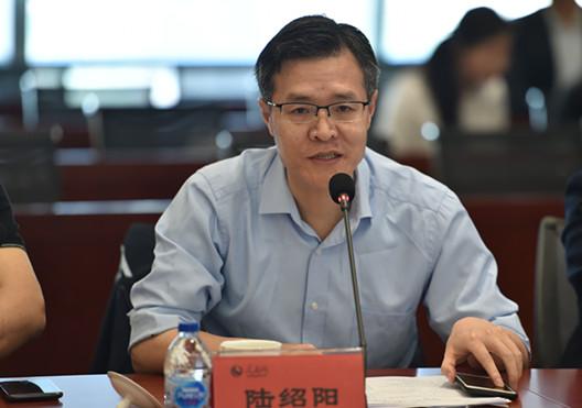 北京大学新闻与传播学院院长陆绍阳（翁奇羽 摄）