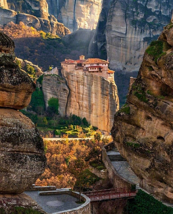 希腊唯一自然文化双遗产现实版天空之城迈泰奥拉