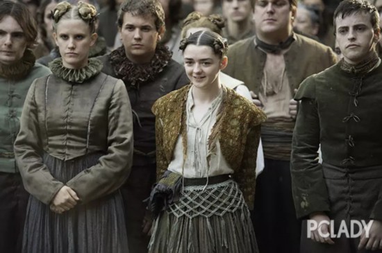 相比“三傻”姐姐,“二丫”这个角色更讨喜一些。她吃苦能忍,被很多人看作是能干大事的人。