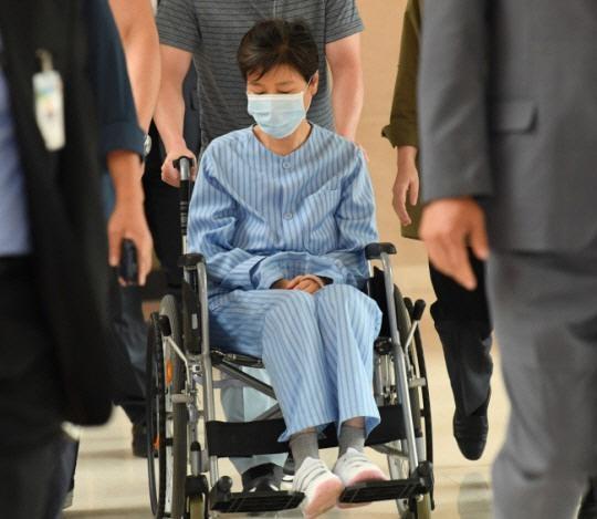 资料图：朴槿惠被送院治疗