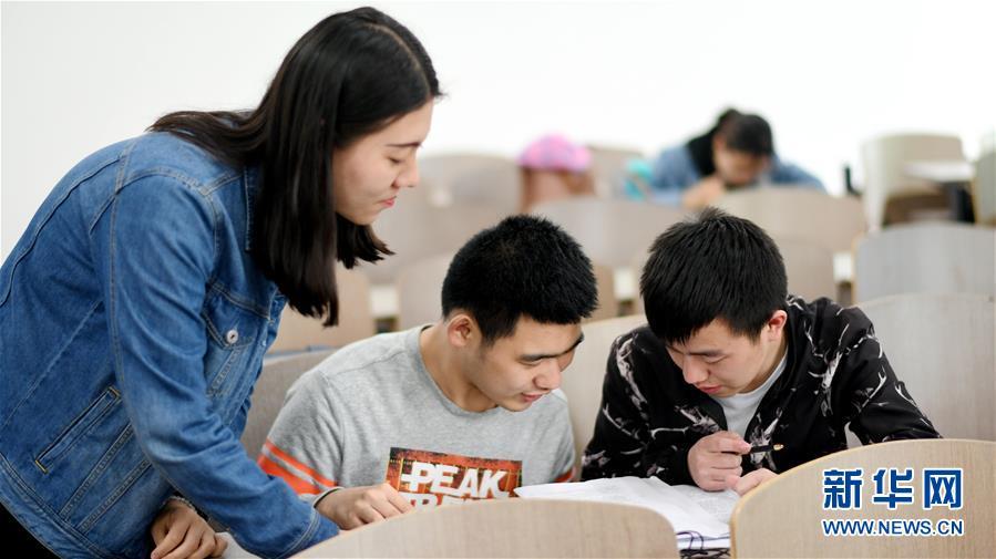 李硕的大学生活