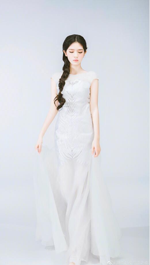 15岁少女陈依妙《巅峰之夜》被赞未来国宝级演奏家 (5).jpg