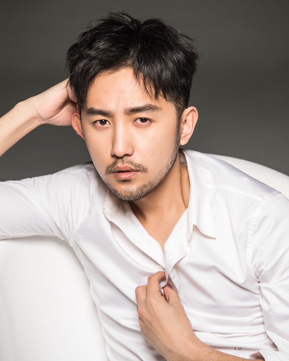 毛毅成化十四年杀青多部待播剧势头正劲