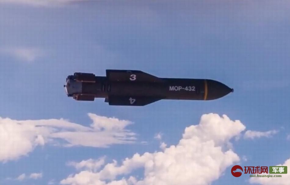 9 贯穿60米混泥土!美军放出b2轰炸机扔钻地弹画面