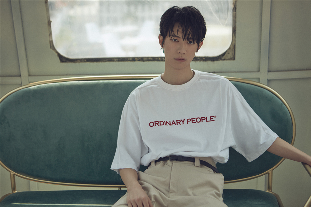 bigbang师弟王一钧今日出道yg首签中国艺人