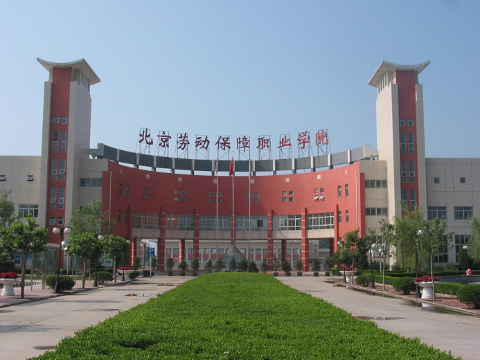 学子打造创意发明嘉年华科技智造未来设计改变生活