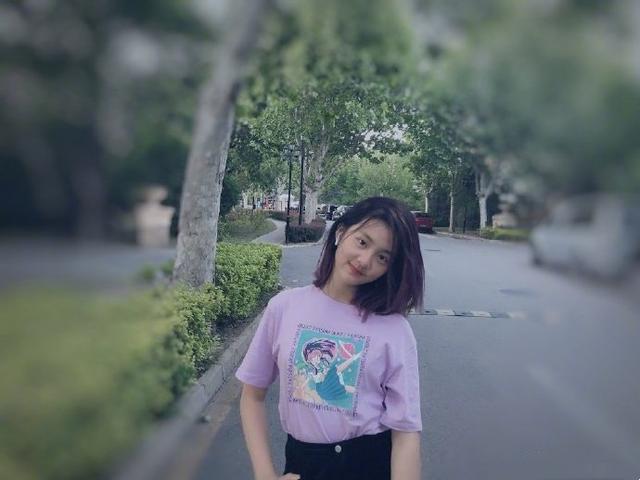 不知什么时候起多多就开始长大了,随着年龄的增长,身高也在慢慢上升