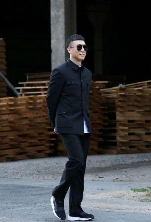 这次看来是被张艺兴打击到了，所以准备再次开启一波减肥新行动！