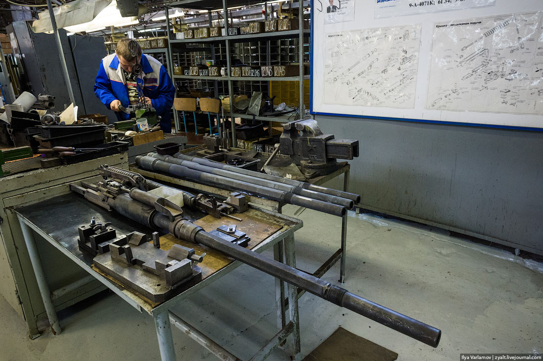 35/40 走进卡拉什尼科夫步枪制造厂看步枪怎么被造出来