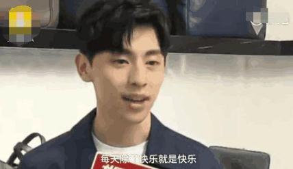 杨紫的异性缘有多好？看看她庞大的男闺蜜团，网友：团宠本宠