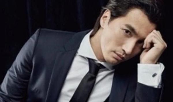 有一种“整容”叫言承旭露额头,撩刘海梳大背头,简直变了个人