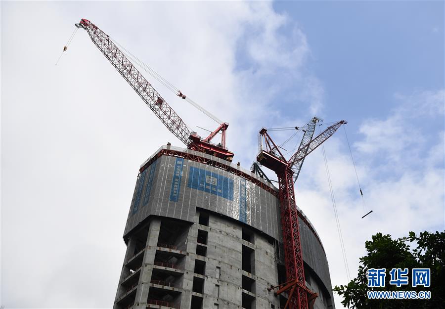 重庆在建第一高楼施工忙