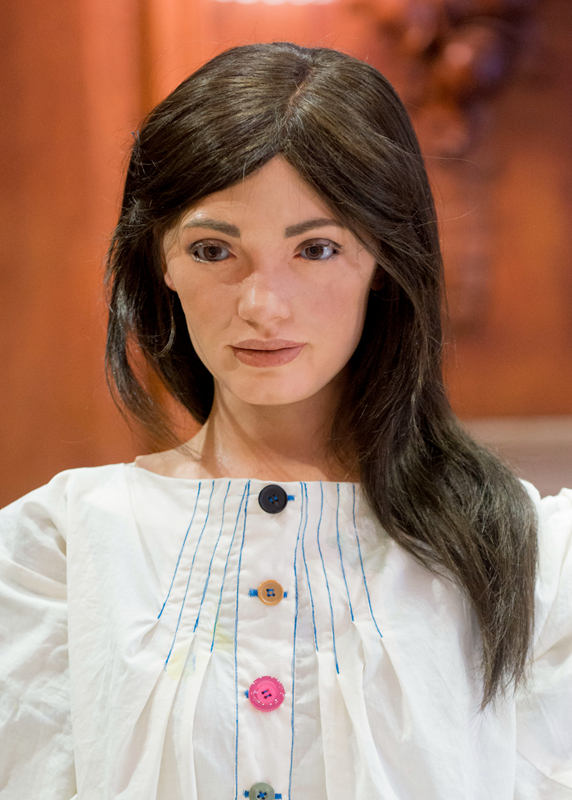 ai超现实机器人艺术家aida个展举行