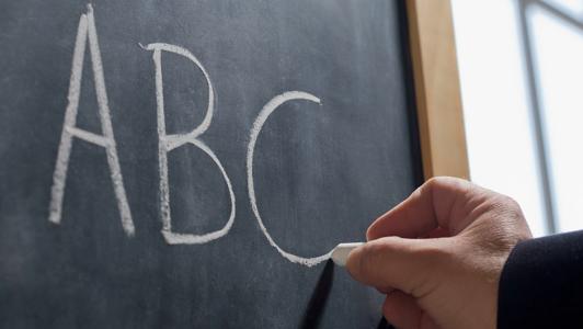 最新研究 拥有突出英语能力者视野更加开阔 思维更加多元化