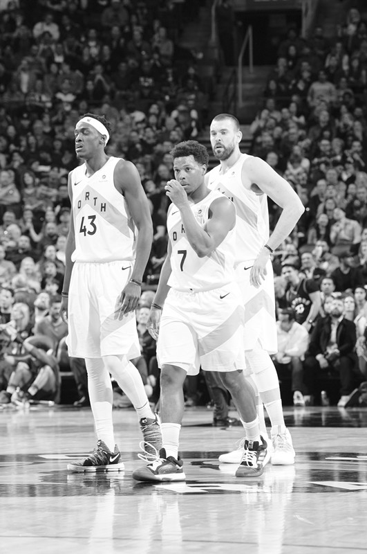 猛龙已离不开西亚卡姆(图左)和小加索尔(图右)。