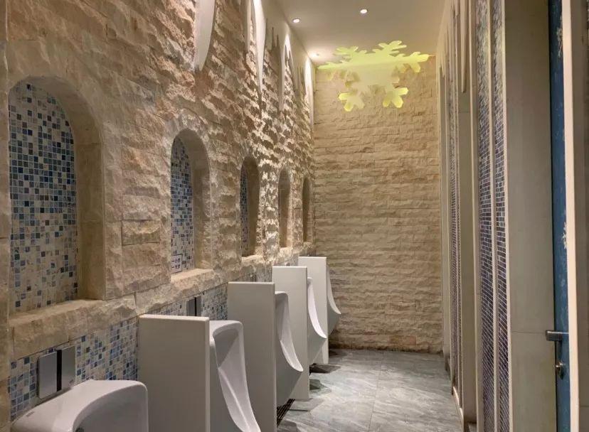 丛林主题厕所↓