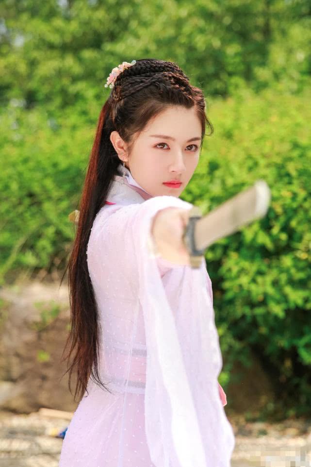 李兰迪古装新扮相秀美绝伦，比陈钰琪的新版赵敏都要美