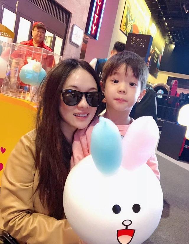 嗯哼又来秀词汇量!上幼儿园最后一天,惆怅地称对未来有点困惑