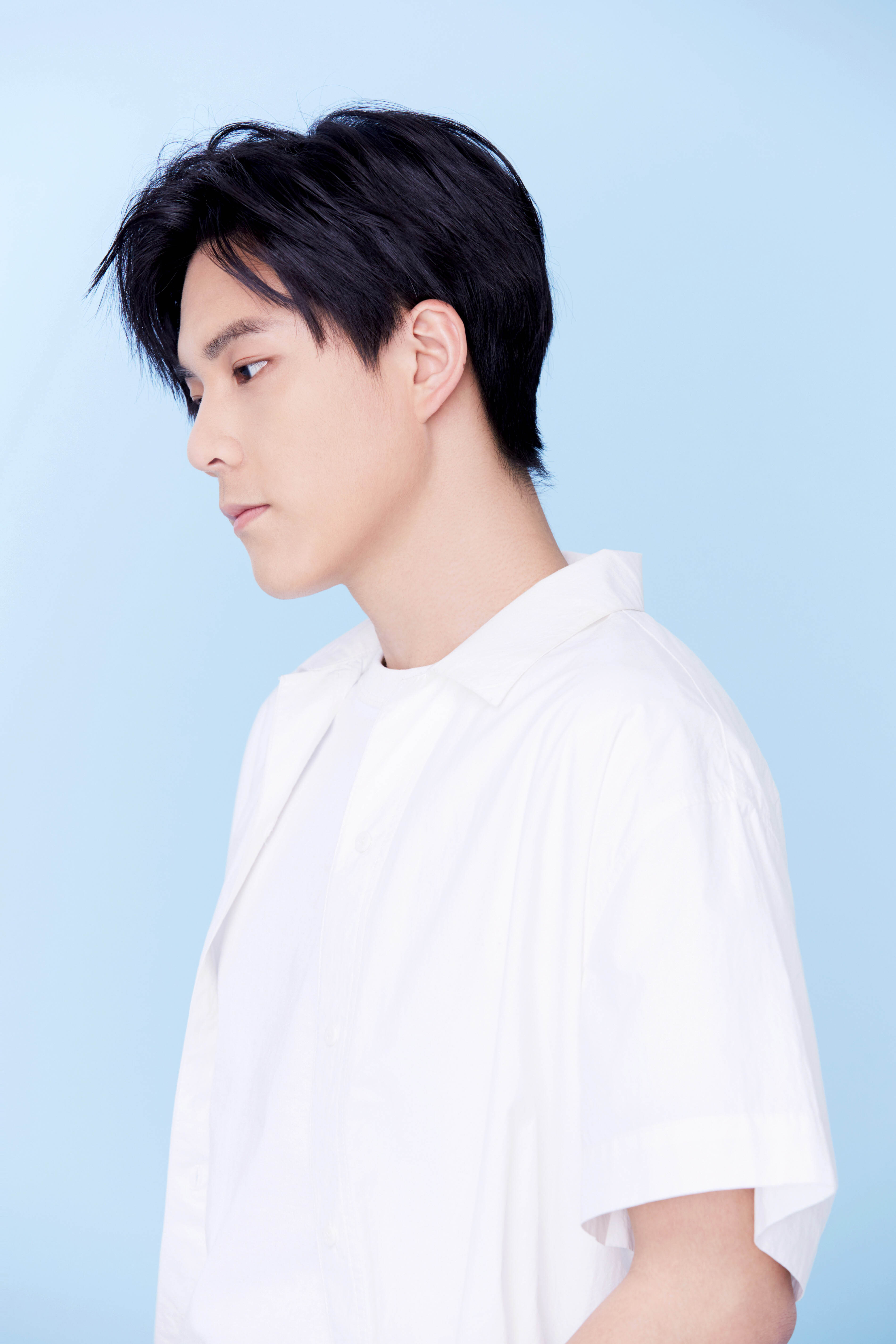 2019年,王熙元签约加盟卓尔文化,与戏骨级演员张嘉译,扈耀之,青年演员